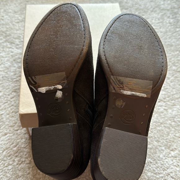 New Lucky Brand “Barstyn” Booties - Picture 7 of 7